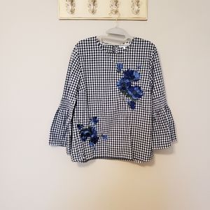 Adorable small check blouse
